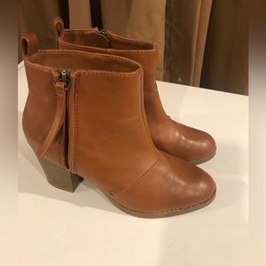 Womens size 8 brown boots